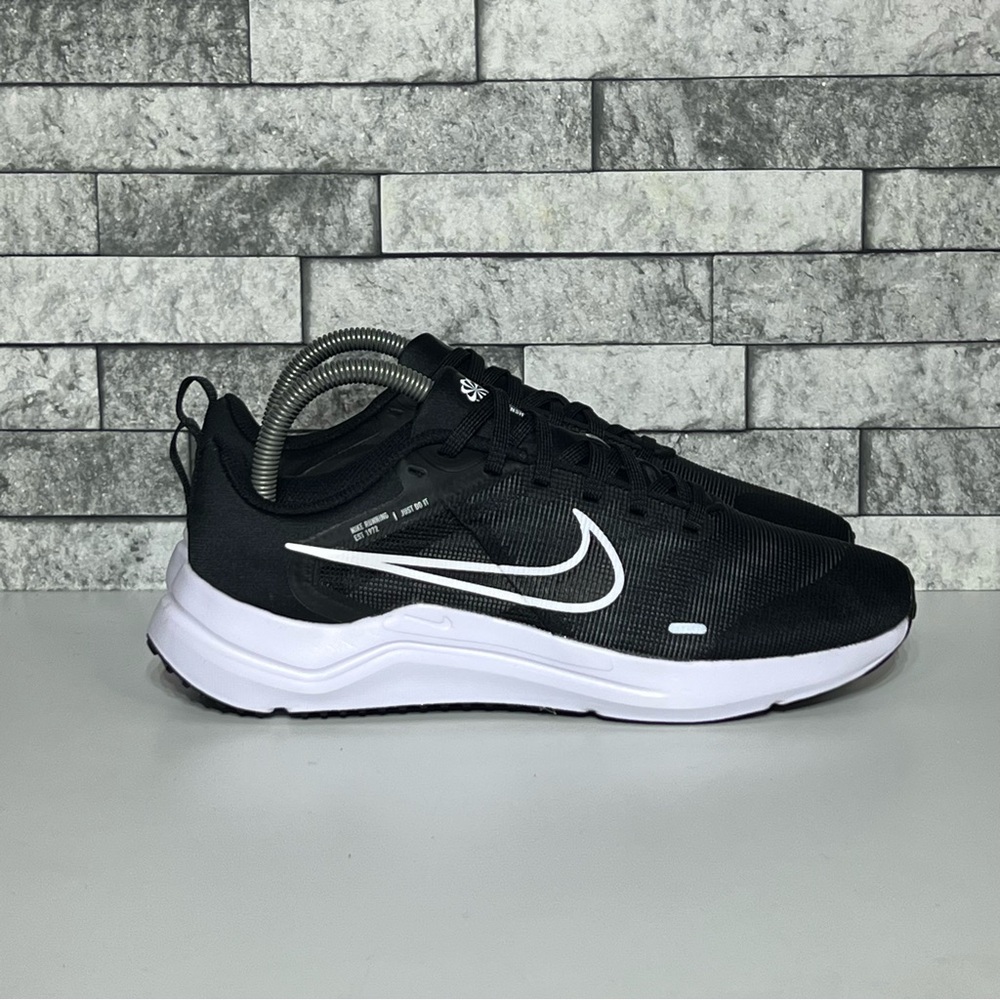 Nike DownShifter 12 New Women’s 9 Black White Athletic Shoes